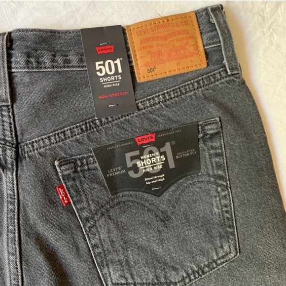 Levi's Faded Black Grey High Rise Button Up Jean Short Size 31 - Picture 11 of 13